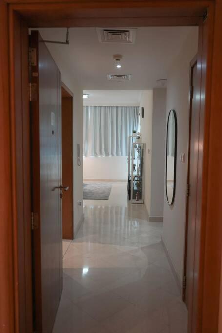 Step Into Serenity - Discover Modern Living In 1Br Apartment With Panoramic Views In Dubai Marina Near Jbr Walk, Beach And Bla Bla Club المظهر الخارجي الصورة