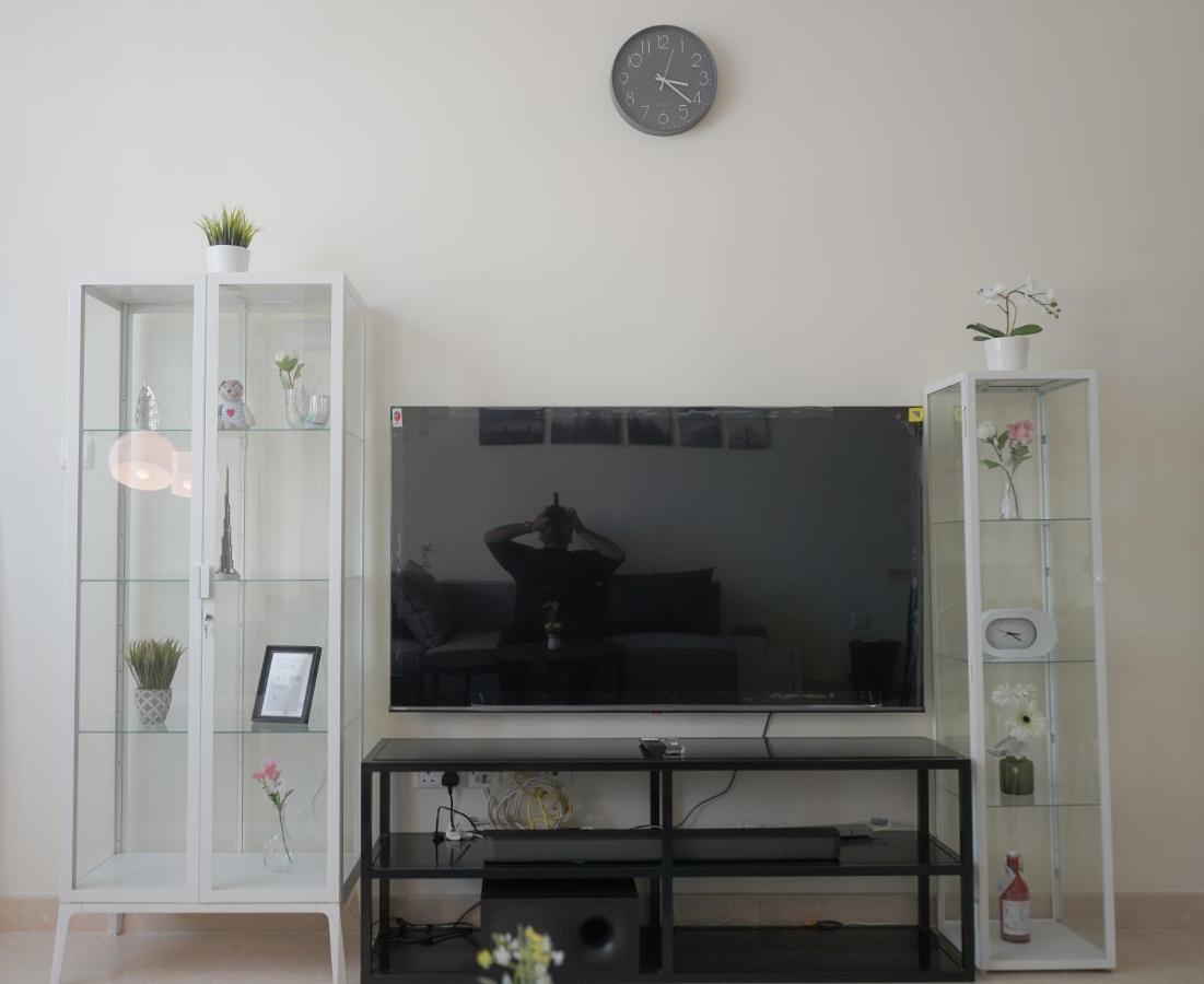 Step Into Serenity - Discover Modern Living In 1Br Apartment With Panoramic Views In Dubai Marina Near Jbr Walk, Beach And Bla Bla Club المظهر الخارجي الصورة