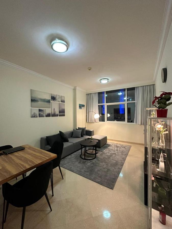Step Into Serenity - Discover Modern Living In 1Br Apartment With Panoramic Views In Dubai Marina Near Jbr Walk, Beach And Bla Bla Club المظهر الخارجي الصورة